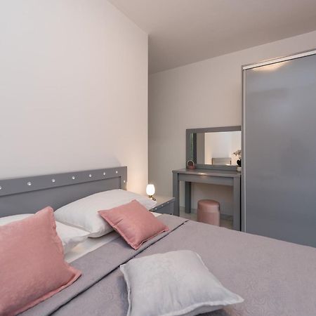 Villa Jana Luxury Apartments Novalja Room photo