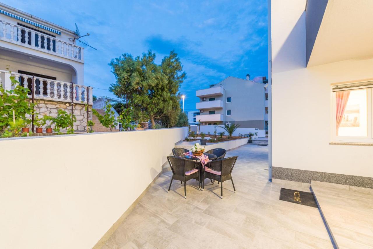 Villa Jana Luxury Apartments Novalja Exterior photo