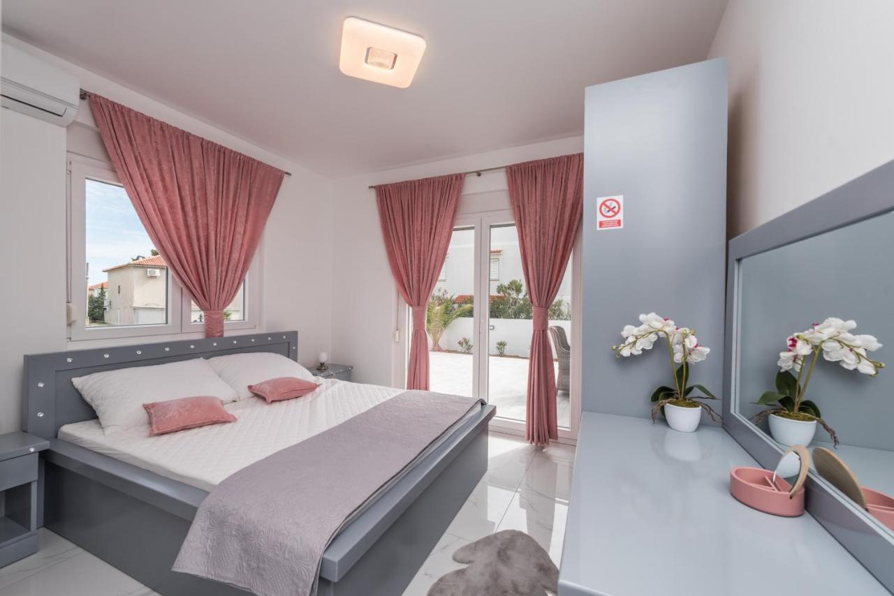 Villa Jana Luxury Apartments Novalja Exterior photo