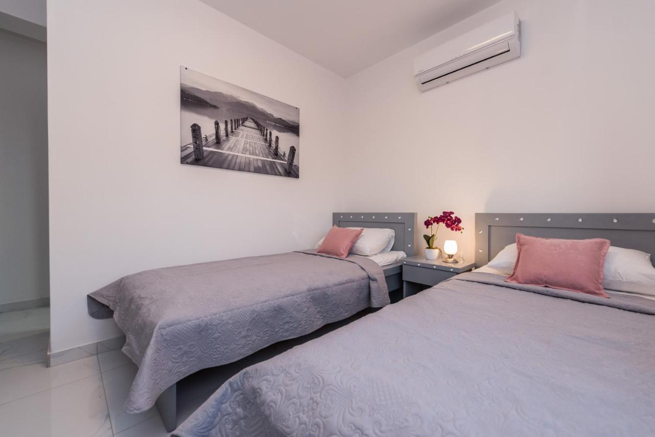 Villa Jana Luxury Apartments Novalja Exterior photo