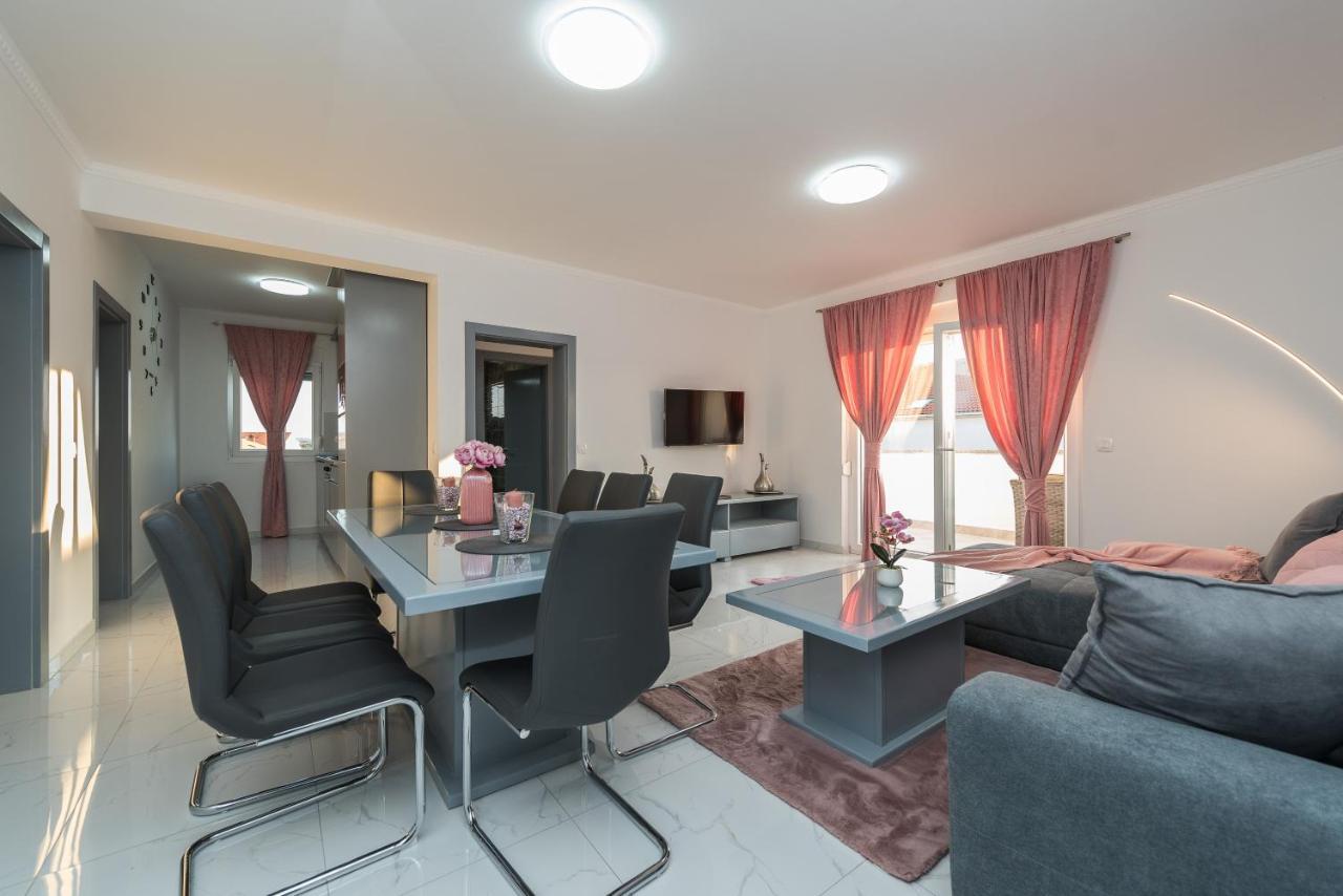 Villa Jana Luxury Apartments Novalja Exterior photo